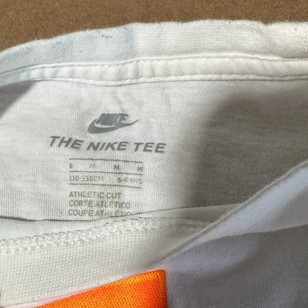 Nike Graphic Long Sleeve Athletic T-Shirt